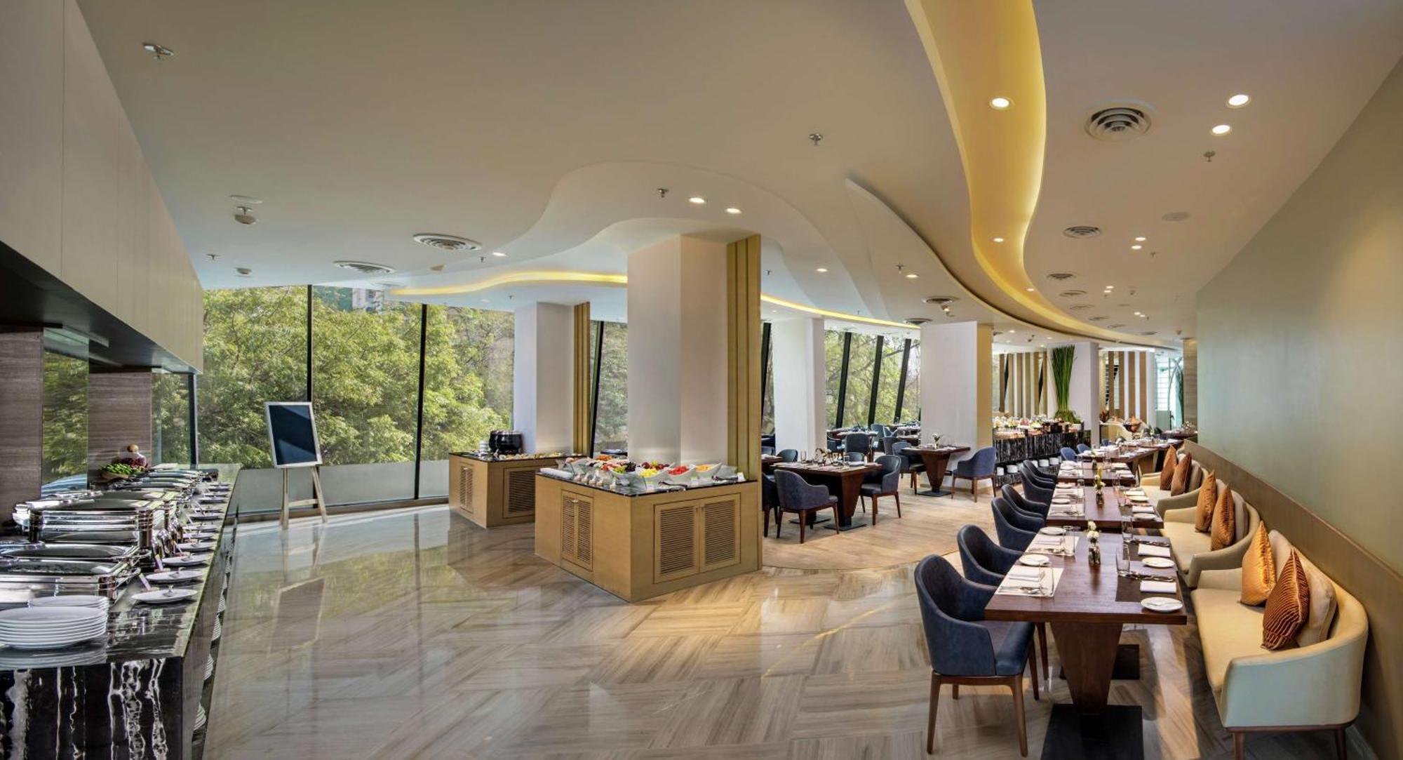 Doubletree By Hilton Ahmedabad Exterior foto